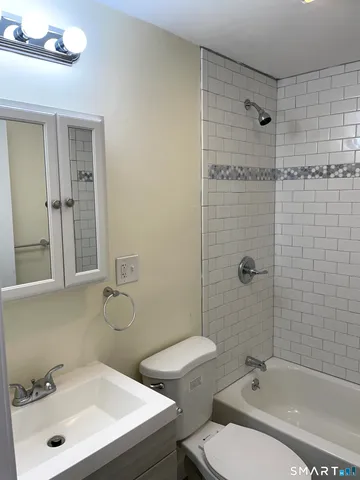 $2,200 | 39 Elm Street, Shelton, CT 06484