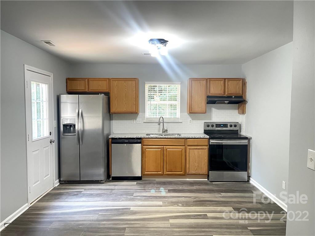 5601 Southampton Road Charlotte, NC 28217 - Photo 3 of 10 Gallery Image 3
