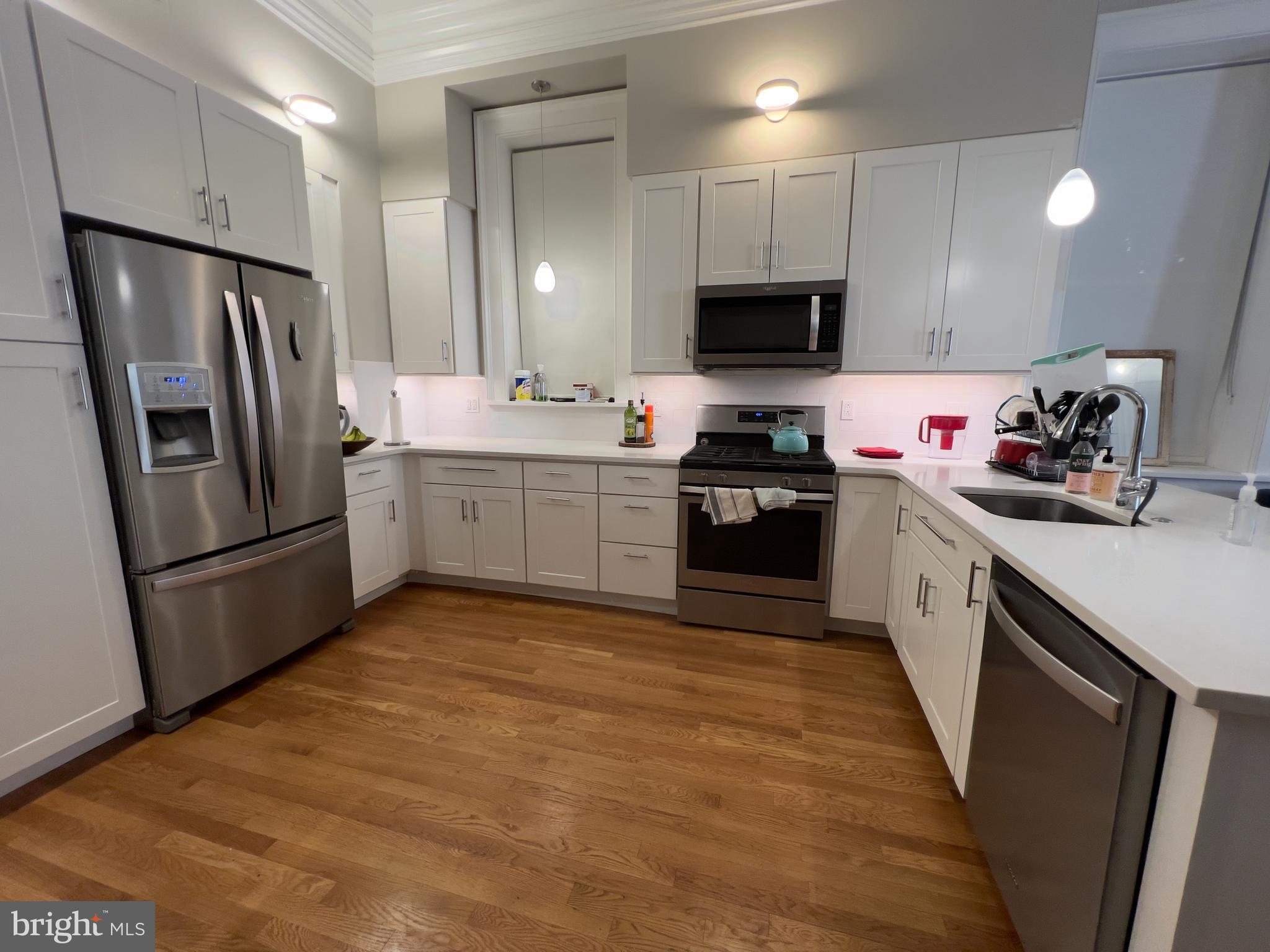 2126 Locust Street, Unit 1R Philadelphia, PA 19103 - Photo 4 of 65
