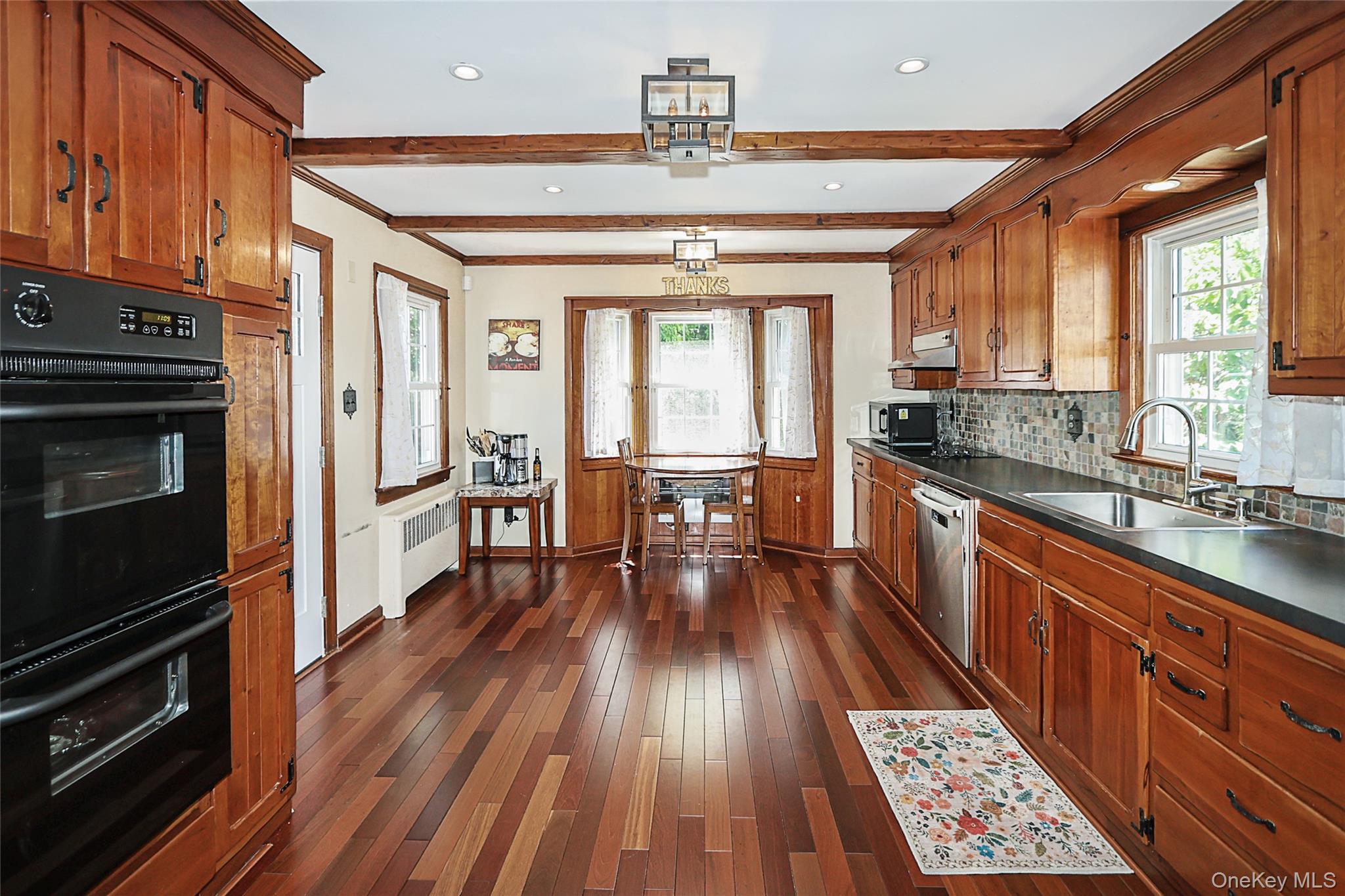 15 Hemlock Street Merrick, NY 11566 - Photo 14 of 47