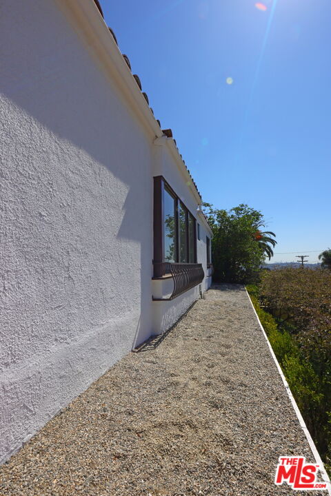 600 Luton Drive Glendale, CA 91206 - Photo 50 of 50 a view of backyard of house