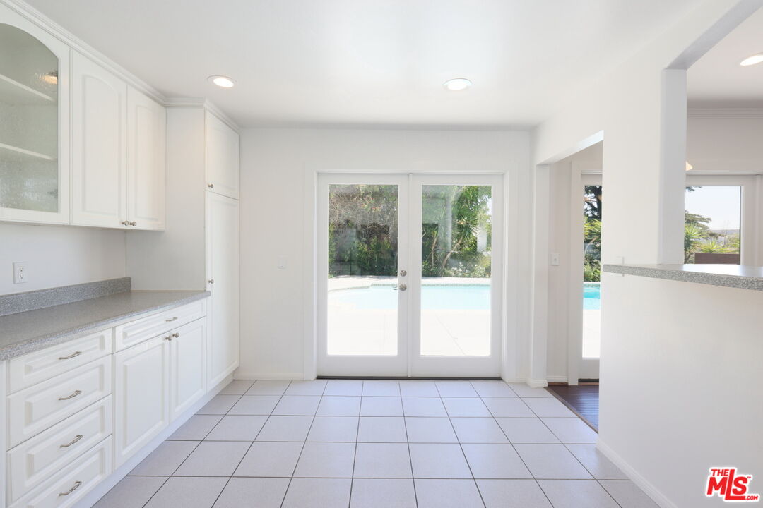 600 Luton Drive Glendale, CA 91206 - Photo 10 of 50 a view of an empty room with a window