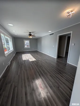 $89,000 | 208 West 10th Avenue, Monmouth, IL 61462