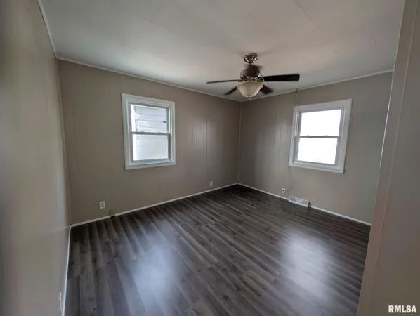 $89,000 | 208 West 10th Avenue, Monmouth, IL 61462