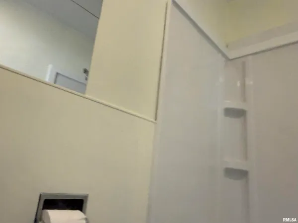 $89,000 | 208 West 10th Avenue, Monmouth, IL 61462