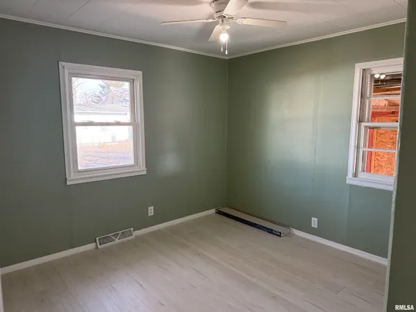 $89,000 | 208 West 10th Avenue, Monmouth, IL 61462