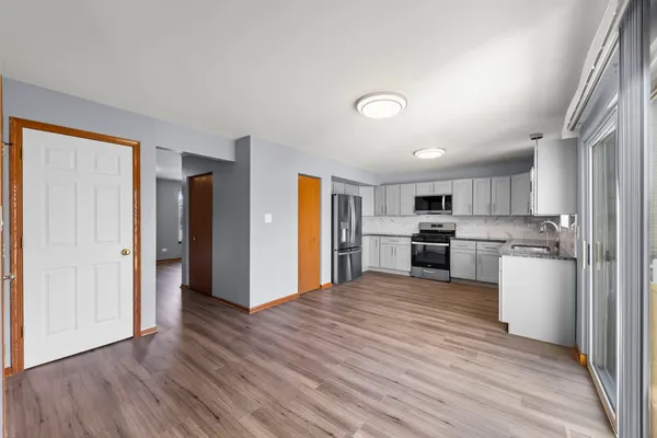 $2,450 | 905 Thorn Creek Drive, Joliet, IL 60436