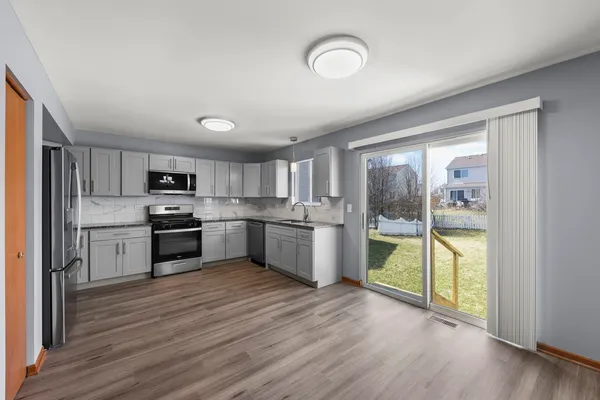 $2,450 | 905 Thorn Creek Drive, Joliet, IL 60436