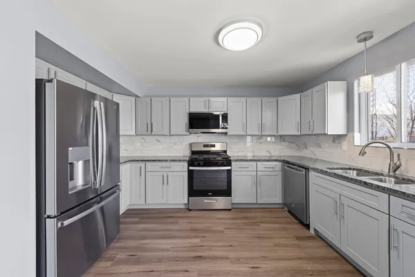 $2,450 | 905 Thorn Creek Drive, Joliet, IL 60436