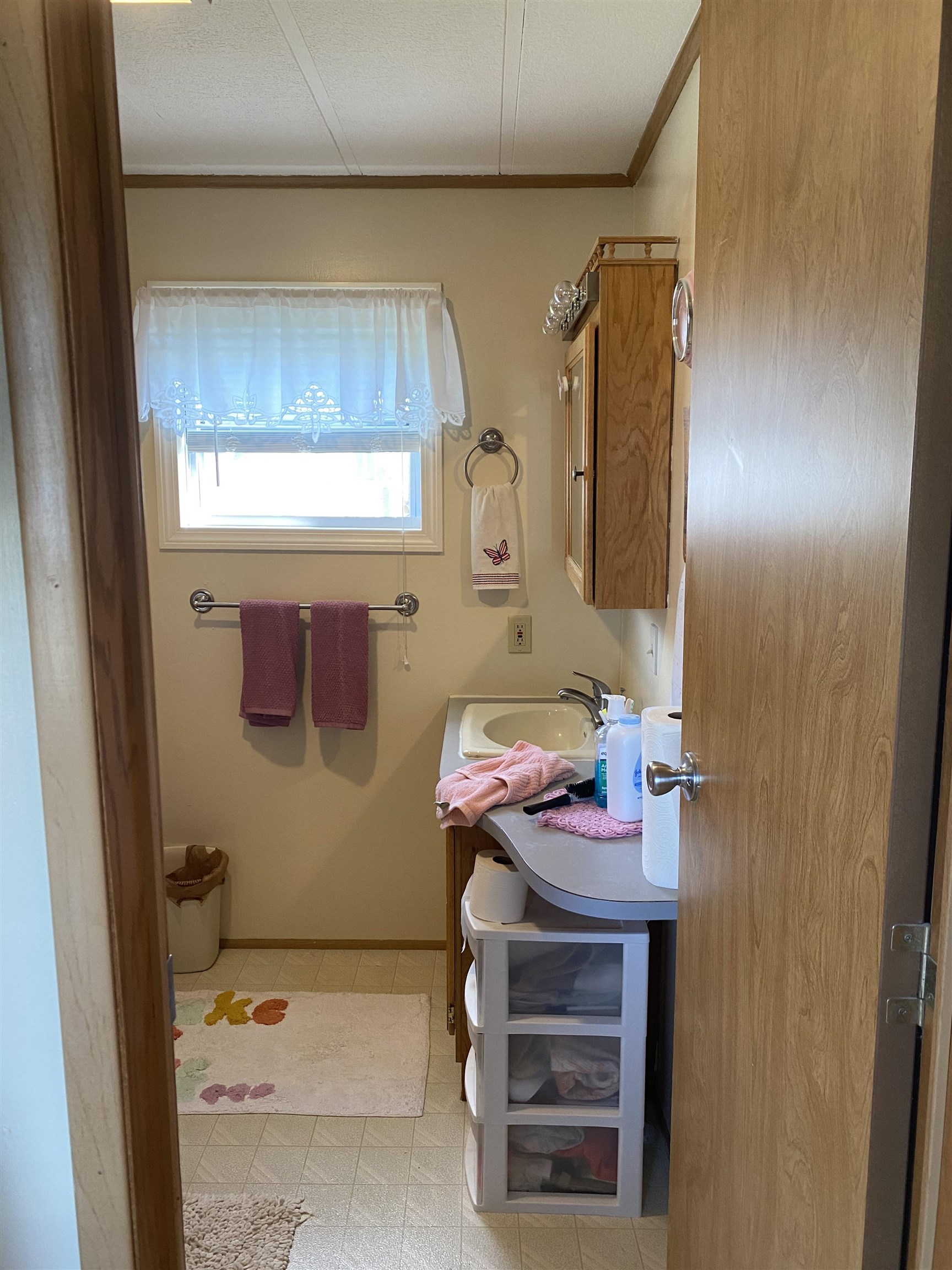 27 Billings Mobile Manor, Unit 27 Rutland, VT 05701 - Photo 11 of 16 Gallery Image 11