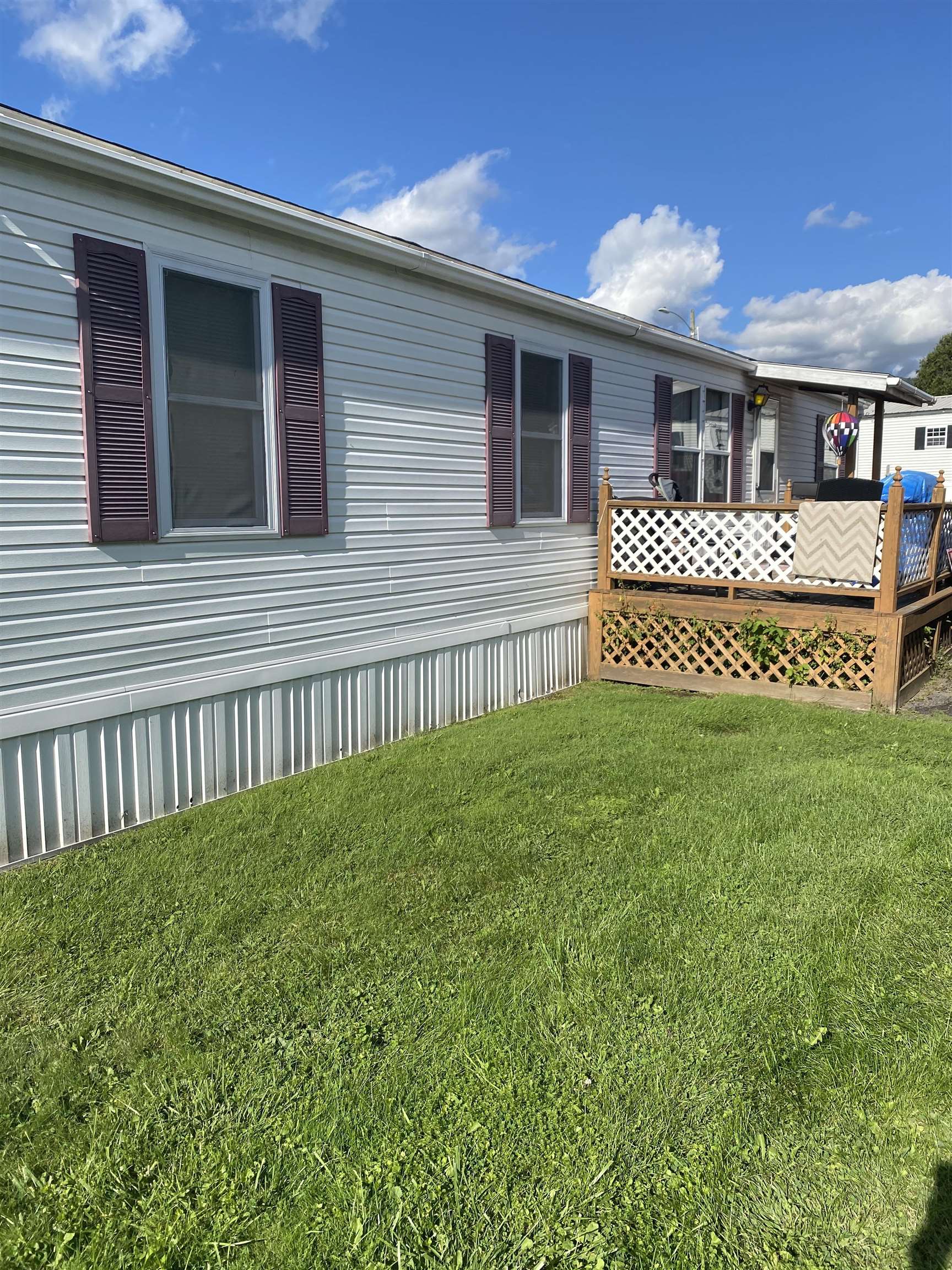 27 Billings Mobile Manor, Unit 27 Rutland, VT 05701 - Photo 16 of 16 Gallery Image 16