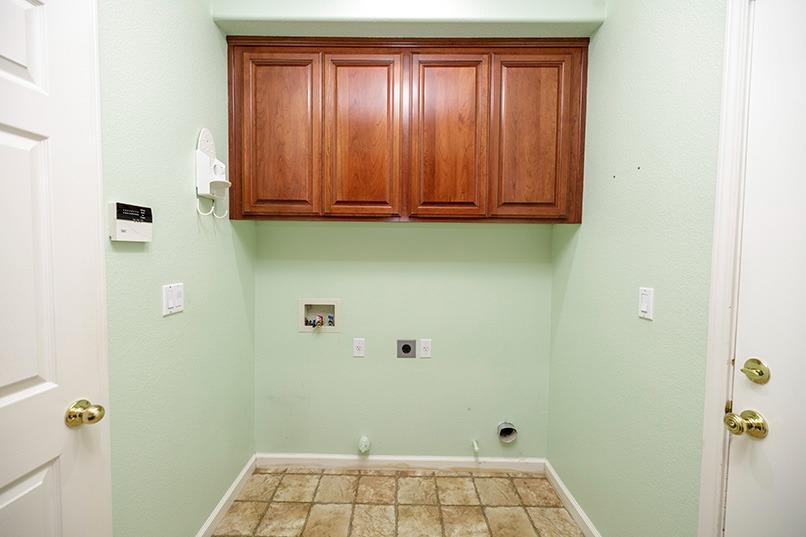 2001 Dayton Avenue Modesto, CA 95356 - Photo 88 of 94 Laundry room