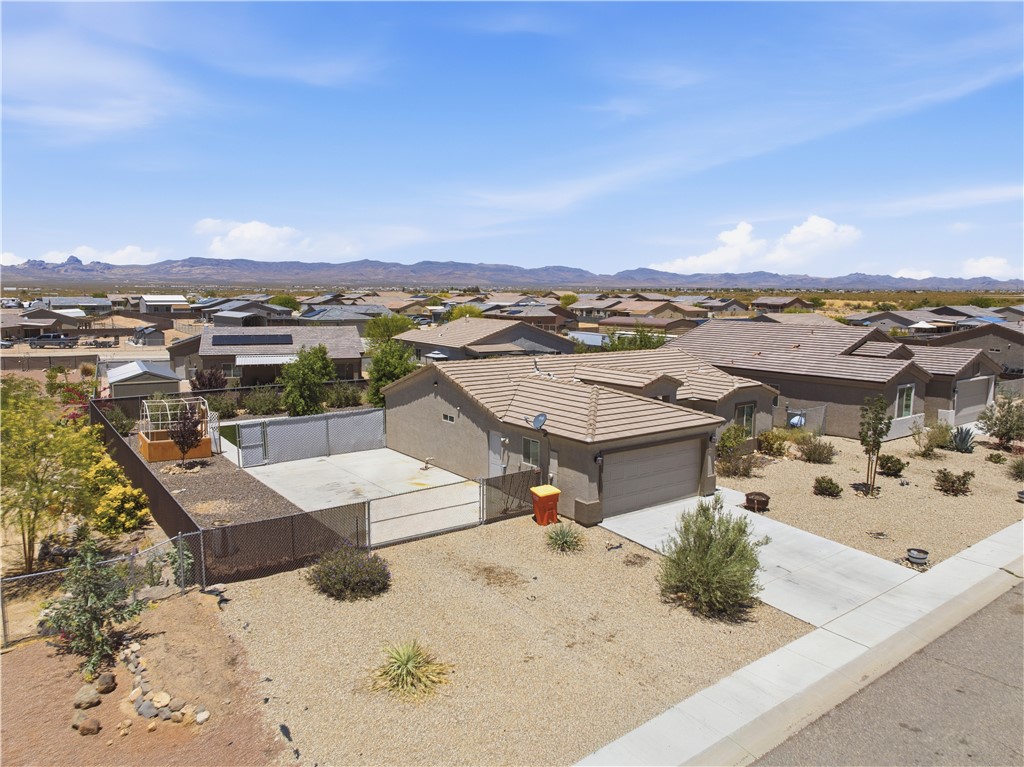 443 Martinez Road Golden Valley, AZ 86413 - Photo 2 of 26