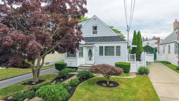 $729,000 | 360 Grand Avenue, West Hempstead, NY 11552