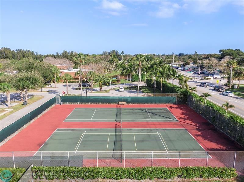 825 Center Street Jupiter, FL 33458 - Photo 36 of 37 a view of yard tennis court