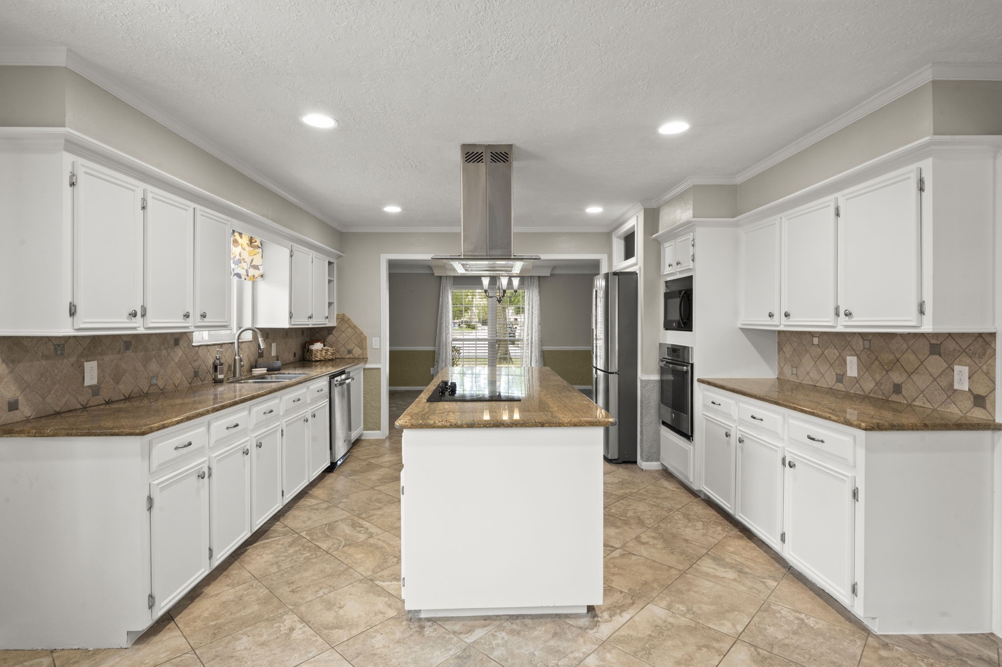 6607 Saffron Hills Drive Spring, TX 77379 - Photo 12 of 48 Fantastic kitchen with miles of counter space!