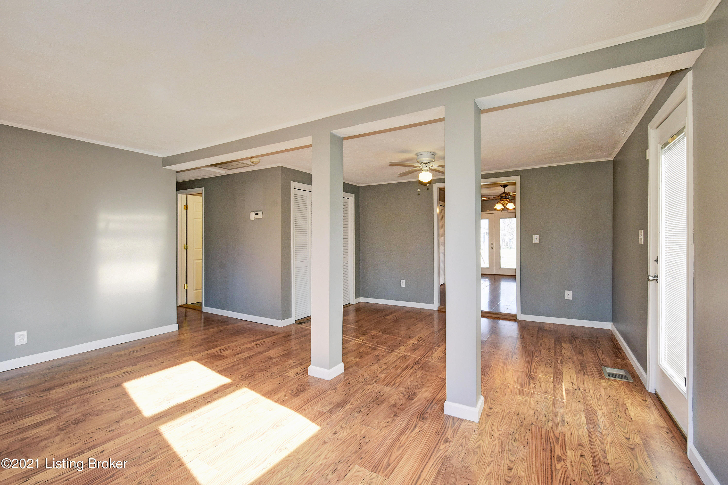 2407 Donna Road Louisville, KY 40216 - Photo 8 of 18 Dining Room
