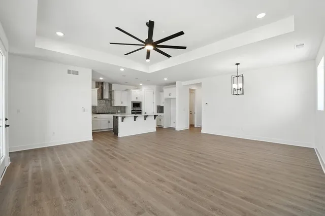 $389,985 | 1611 Northwest 105th Street, Kansas City, MO 64155