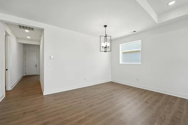 $389,985 | 1611 Northwest 105th Street, Kansas City, MO 64155