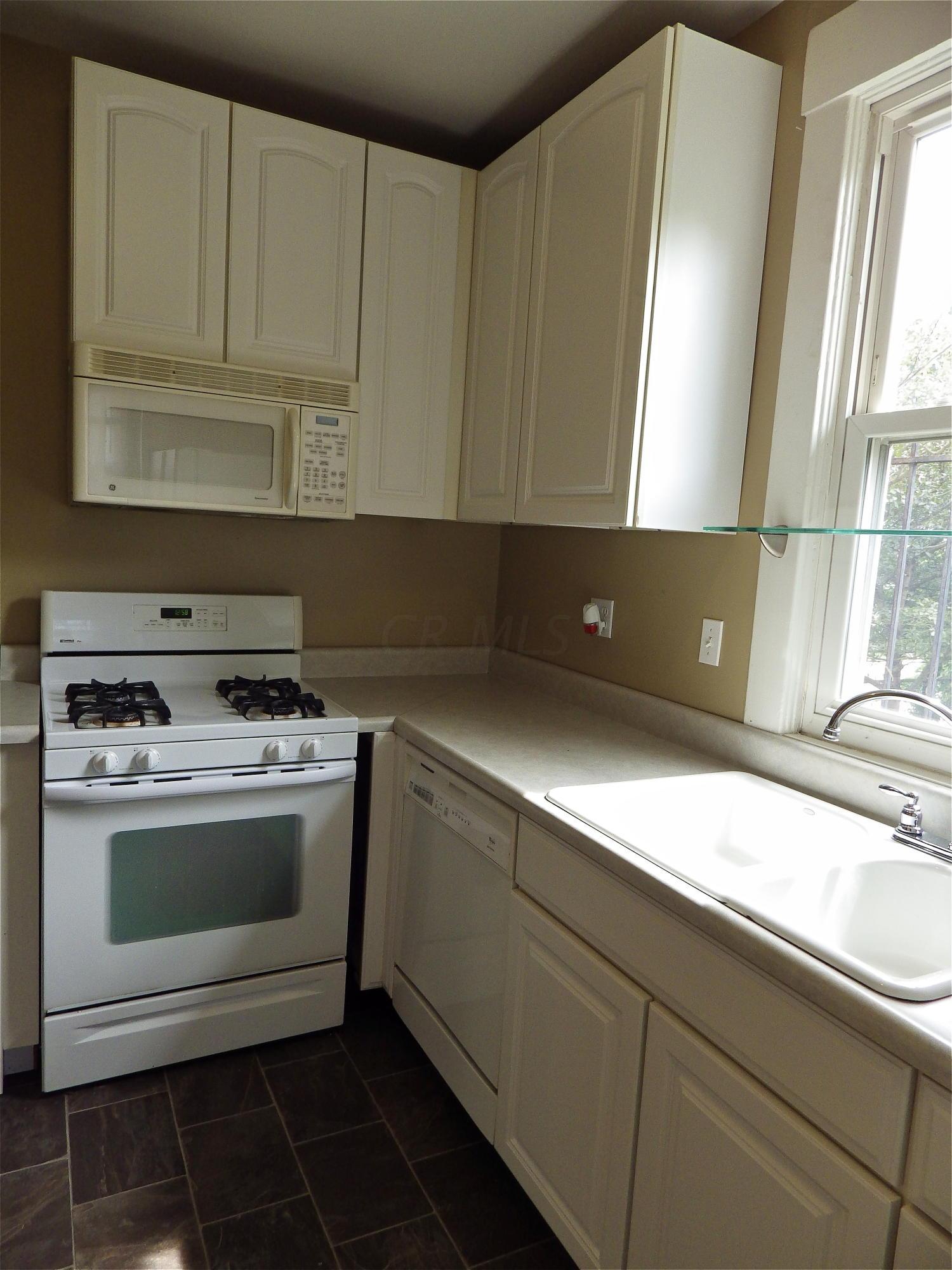 1627 Bryden Road Columbus, OH 43205 - Photo 18 of 41