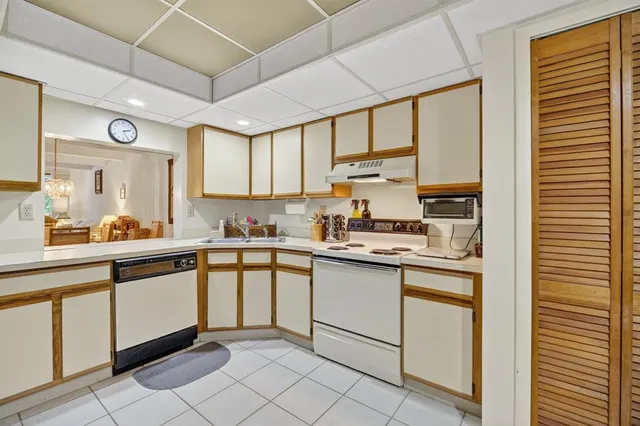 $239,999 | 240 Hammock Shore Drive, Unit 107, Melbourne Beach, FL 32951