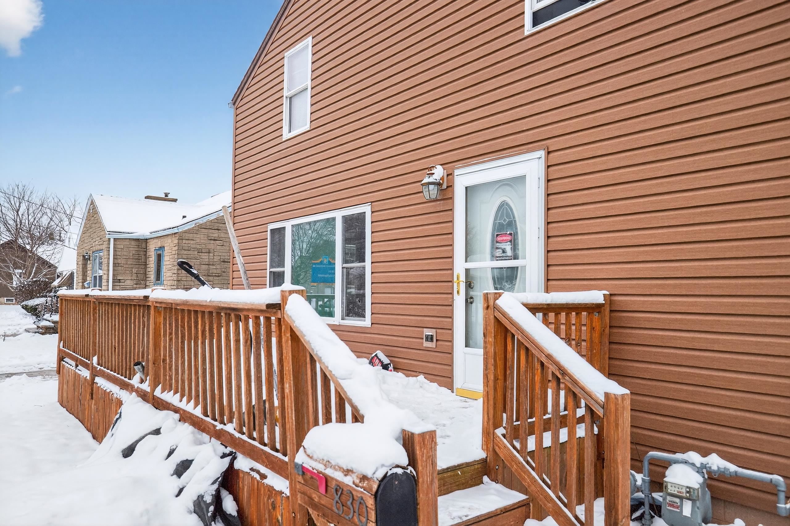 830 Racine Street Menasha, WI 54952 - Photo 2 of 22