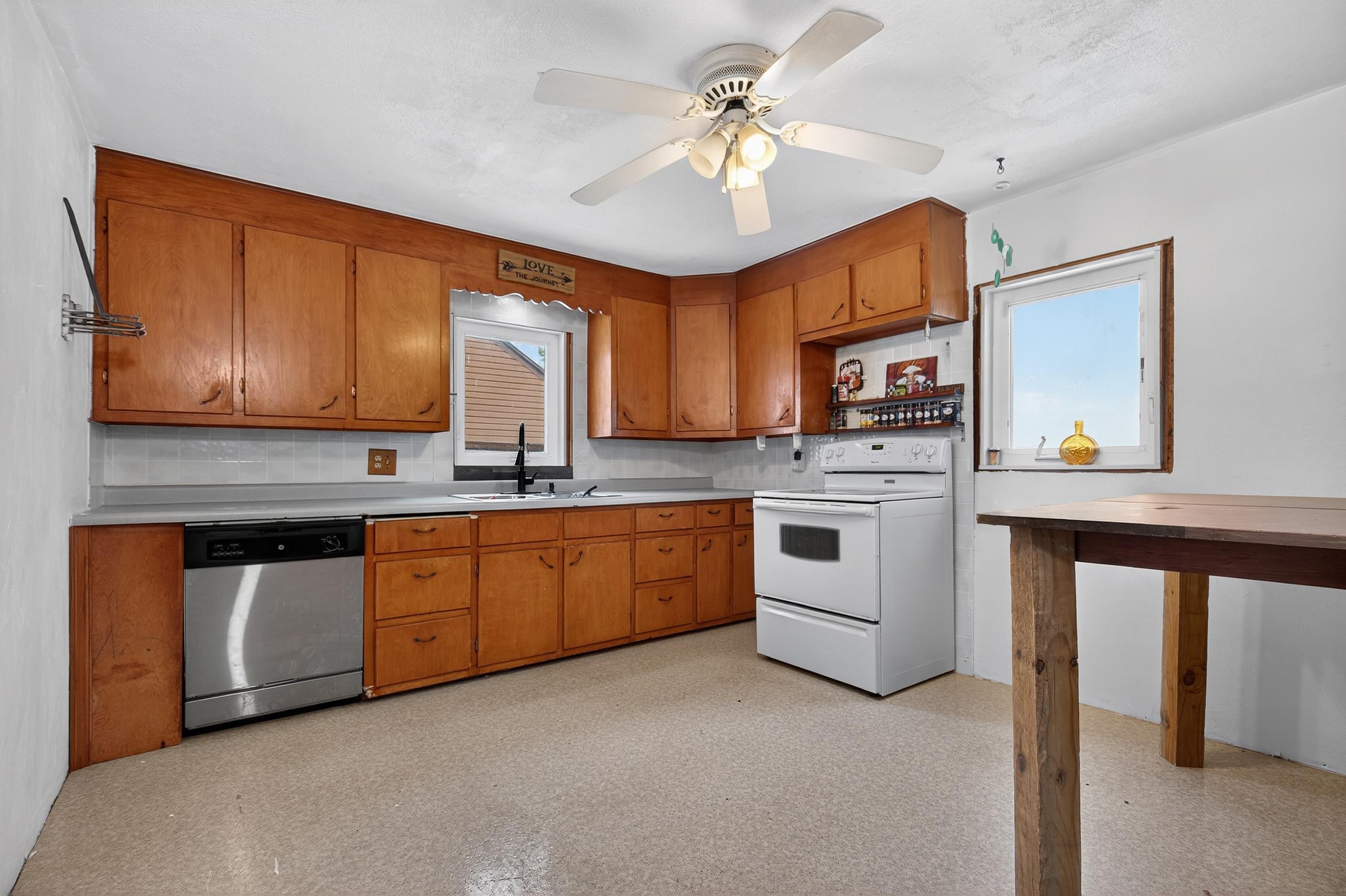 830 Racine Street Menasha, WI 54952 - Photo 7 of 22