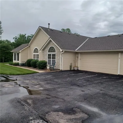 $325,000 | 923 Northeast Devon Drive, Unit 5C, Lee's Summit, MO 64064