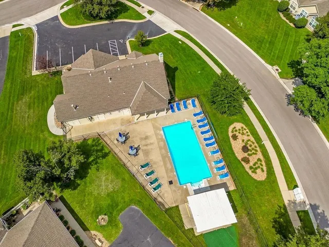 $325,000 | 923 Northeast Devon Drive, Unit 5C, Lee's Summit, MO 64064