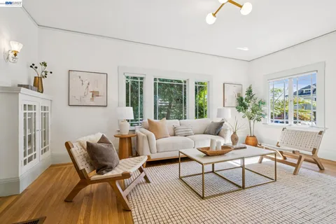 $1,195,000 | 2221 Roosevelt Avenue, Berkeley, CA 94703
