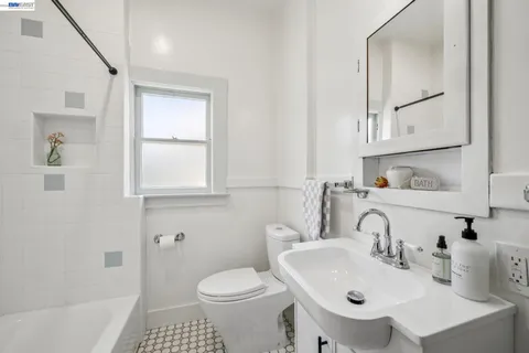 $1,195,000 | 2221 Roosevelt Avenue, Berkeley, CA 94703