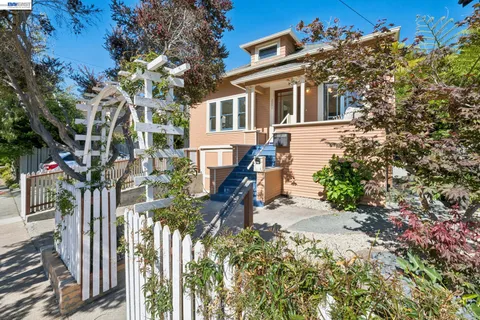 $1,195,000 | 2221 Roosevelt Avenue, Berkeley, CA 94703