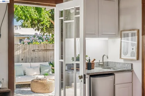 $1,195,000 | 2221 Roosevelt Avenue, Berkeley, CA 94703