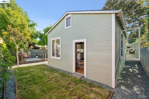 $1,195,000 | 2221 Roosevelt Avenue, Berkeley, CA 94703