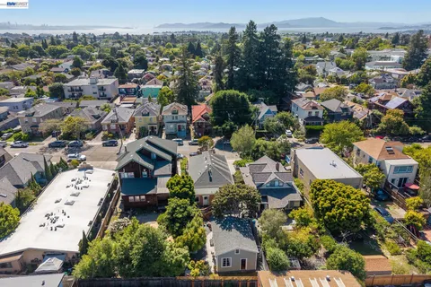 $1,195,000 | 2221 Roosevelt Avenue, Berkeley, CA 94703