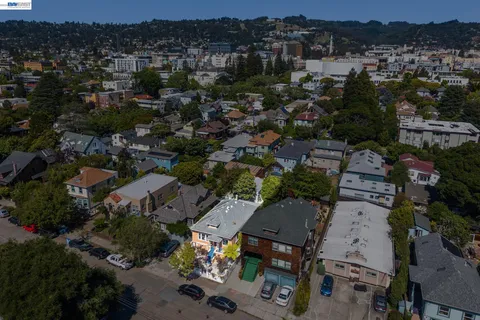 $1,195,000 | 2221 Roosevelt Avenue, Berkeley, CA 94703