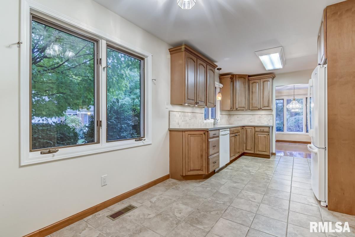 4 Turnberry Place Springfield, IL 62704 - Photo 12 of 35