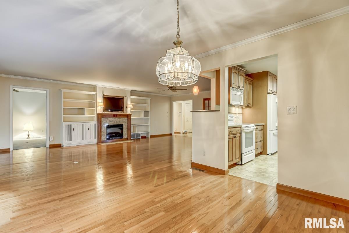 4 Turnberry Place Springfield, IL 62704 - Photo 13 of 35