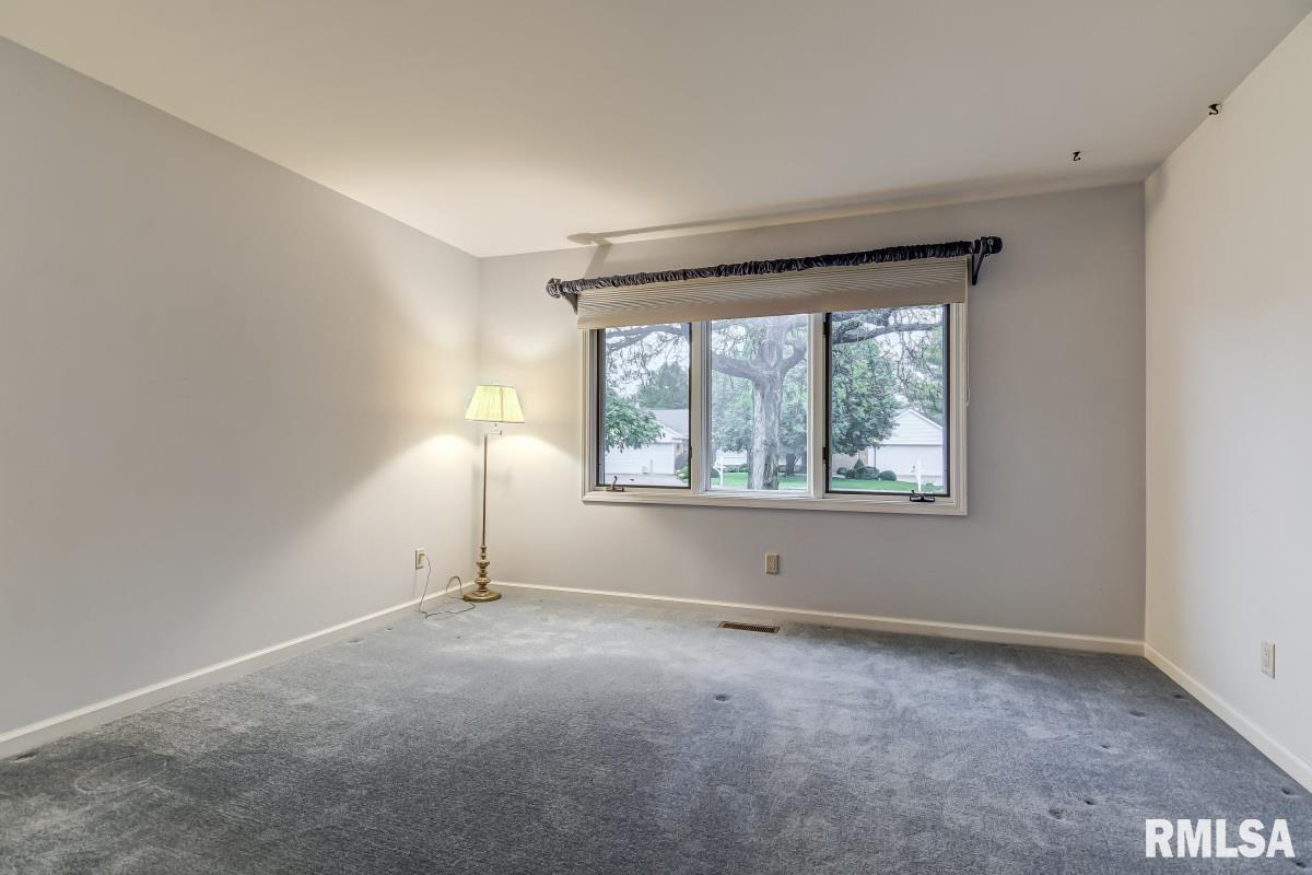 4 Turnberry Place Springfield, IL 62704 - Photo 24 of 35