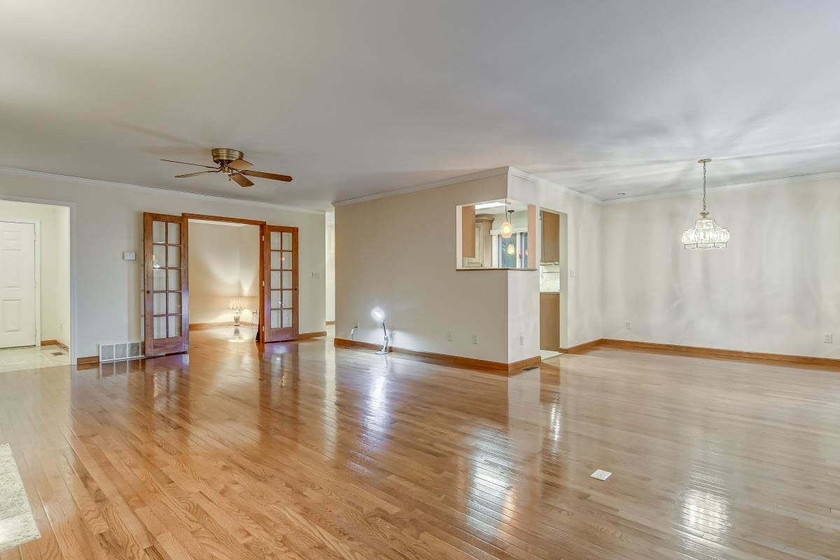 4 Turnberry Place Springfield, IL 62704 - Photo 7 of 35