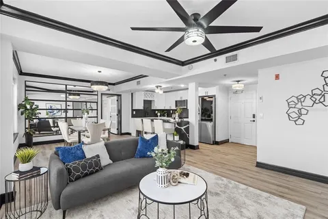 $549,000 | 219 4th Avenue North, Unit 201, St. Petersburg, FL 33701