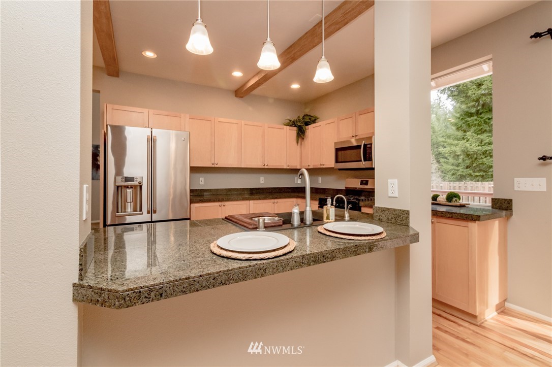 27328 Maple Ridge Way Southeast Maple Valley, WA 98038 - Photo 9 of 25