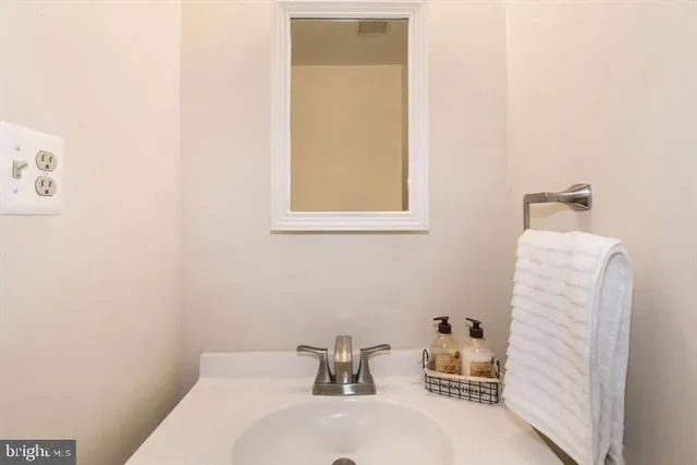 $3,250 | 4916 Van Masdag Court, Annandale, VA 22003