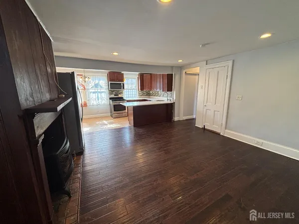 $2,900 | 155 Old Bridge Turnpike, Unit 1, East Brunswick, NJ 08816