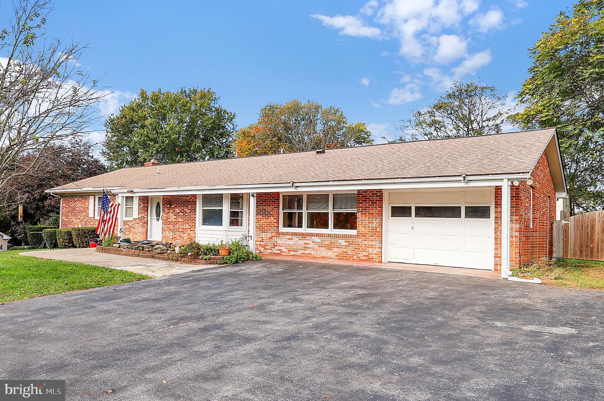 28924 Ridge Road Mount Airy, MD 21771 - Photo 2 of 39
