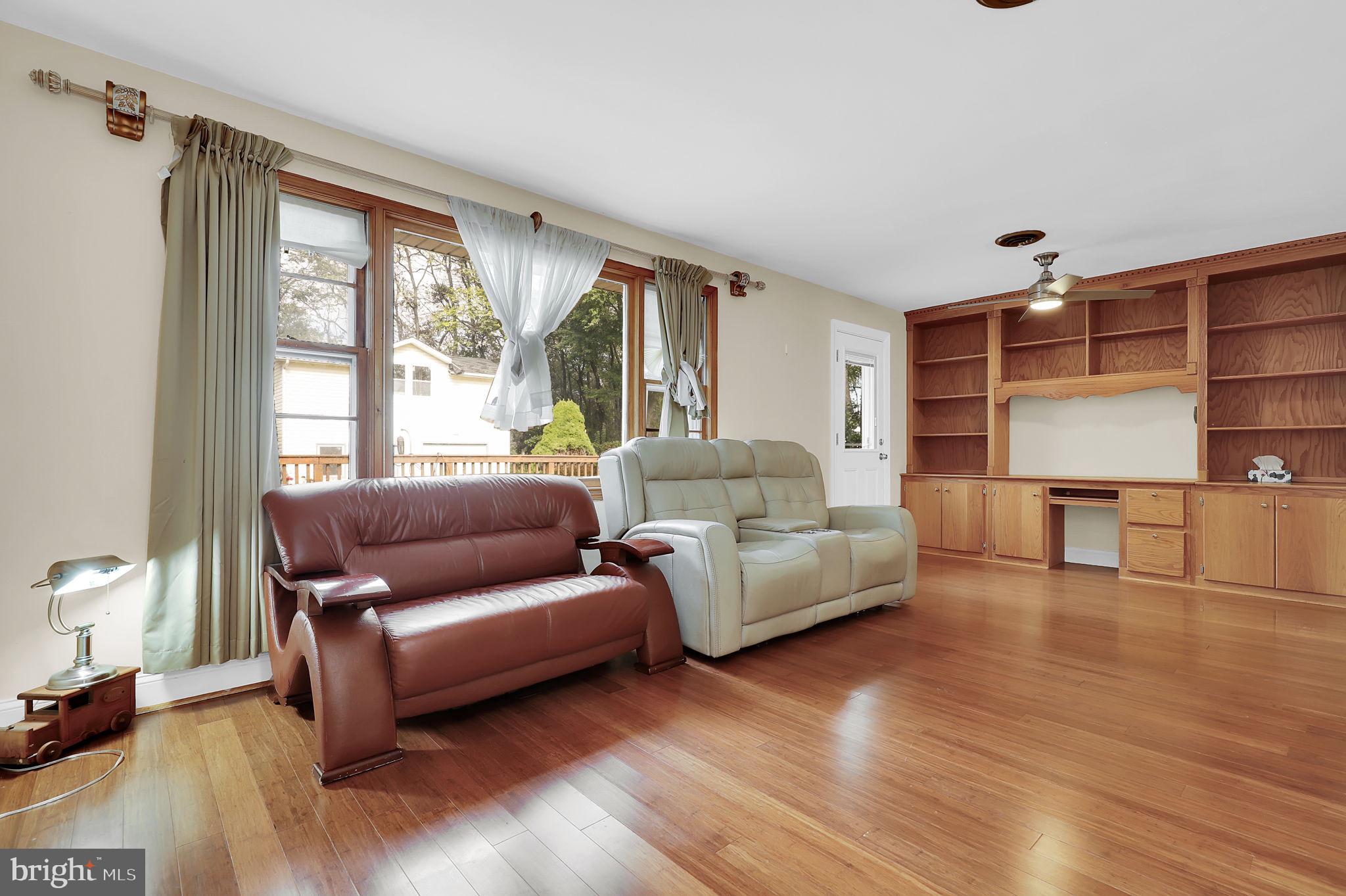 28924 Ridge Road Mount Airy, MD 21771 - Photo 4 of 39