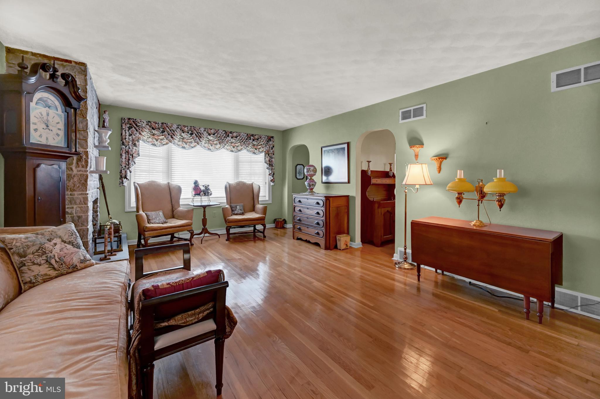 304 Lyndhurst Road York, PA 17402 - Photo 13 of 47 Gallery Image 13