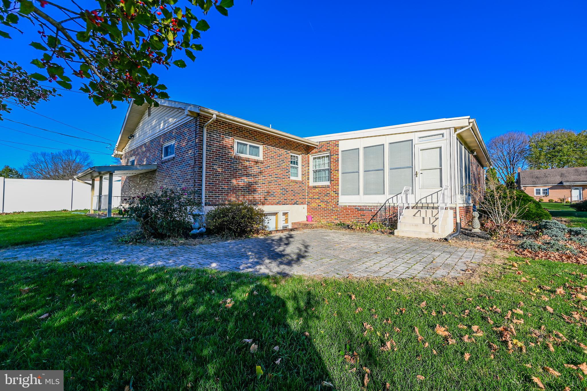 304 Lyndhurst Road York, PA 17402 - Photo 6 of 47 Gallery Image 6