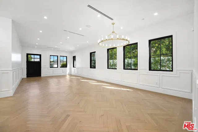 $17,995 | 4539 Longridge Avenue, Sherman Oaks, CA 91423