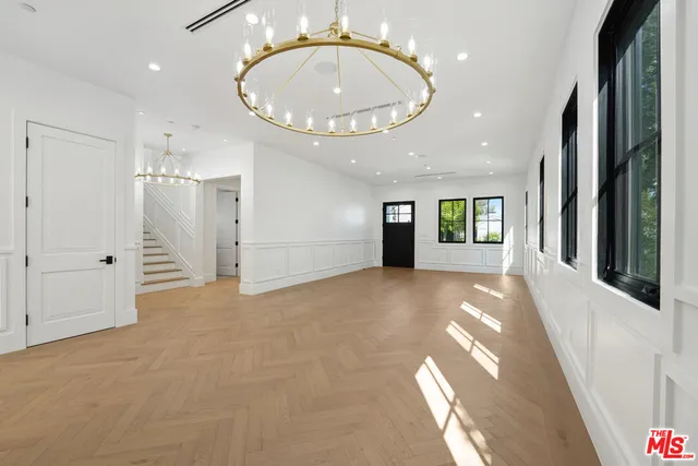 $17,995 | 4539 Longridge Avenue, Sherman Oaks, CA 91423